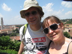 SX19065 Jenni and Marijn with view over Verona.jpg